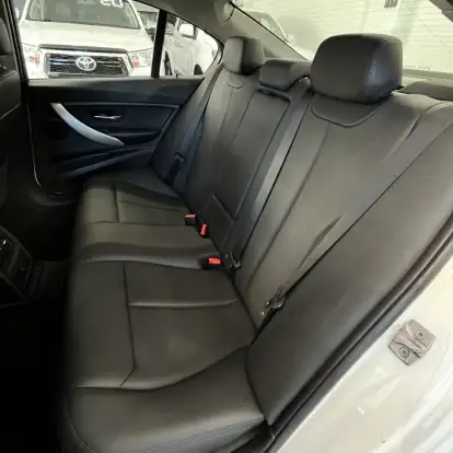 BMW-320i-2015