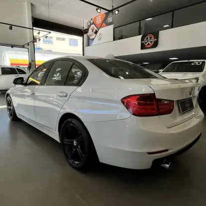 BMW-320i-2015