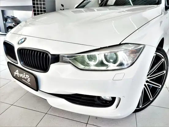 BMW-320i-2012