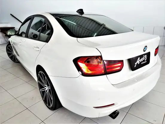 BMW-320i-2012