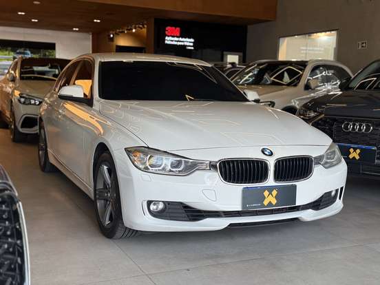 BMW-320i-2013