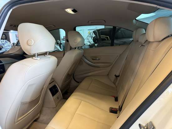 BMW-320i-2013