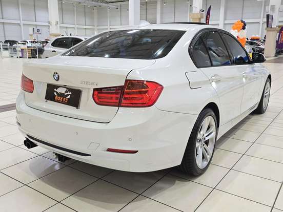 BMW-328i-2013