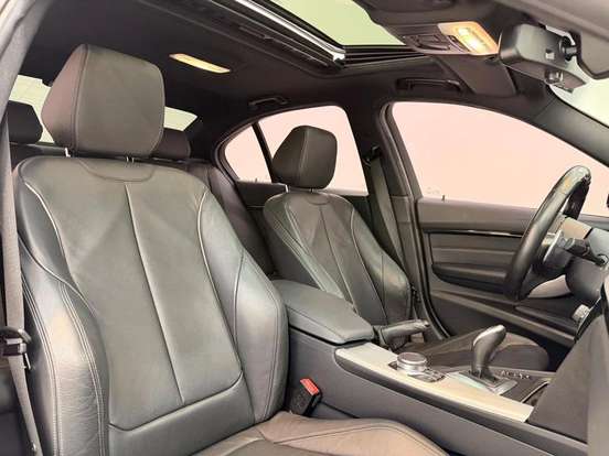 BMW-328i-2018
