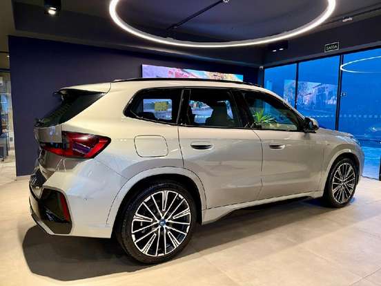 BMW-iX1-ELÉTRICO XDRIVE30 M SPORT BMW-iX1-2025