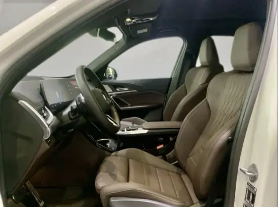BMW-iX1-2024
