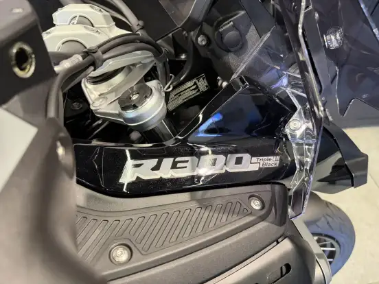 BMW-R 1300 GS ADVENTURE TRIPLE BLACK-2025