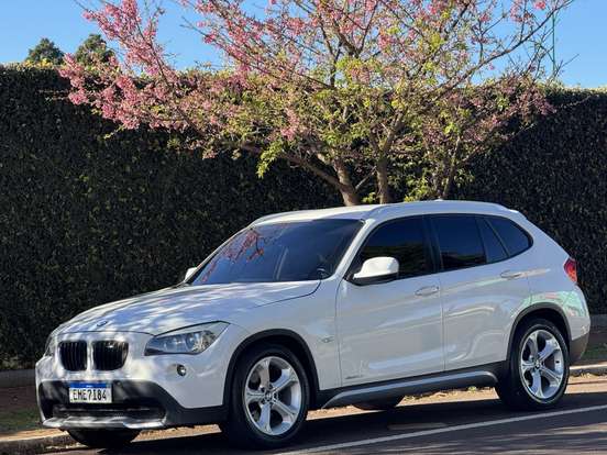 BMW-X1-2.0 16V TURBO GASOLINA SDRIVE20I 4P AUTOMÁTICO BMW-X1-2012