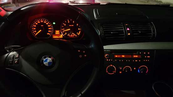 BMW-118i-2011