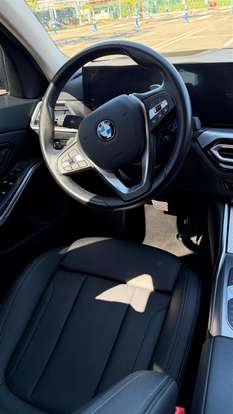 BMW-320i-2022