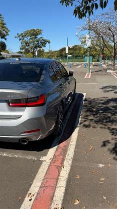 BMW-320i-2022