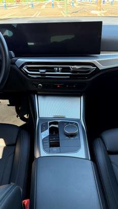 BMW-320i-2022