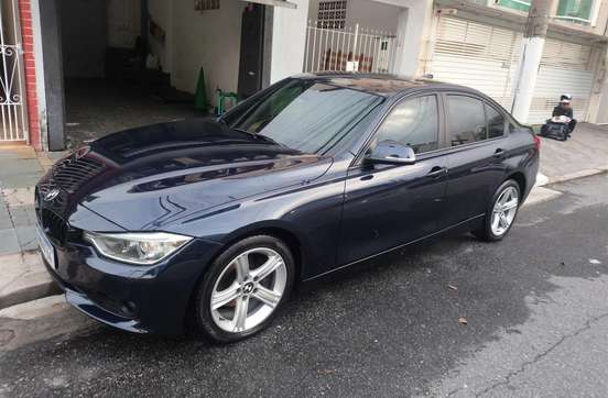 BMW-320i-2012