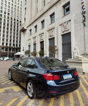 BMW-320i-2012
