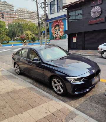 BMW-320i-2012