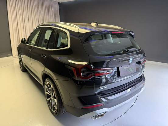 BMW-X3-2022