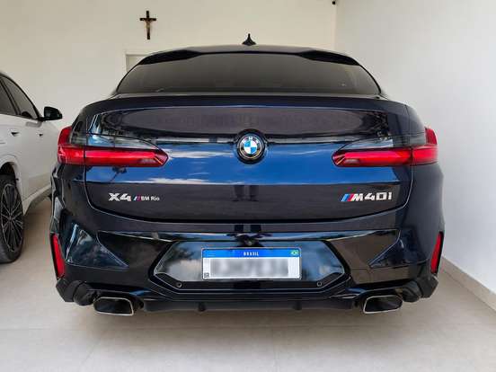BMW-X4-2022