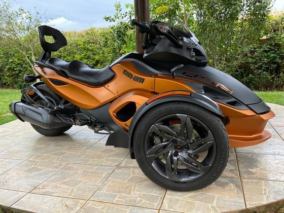 CAN-AM SPYDER RS-S 