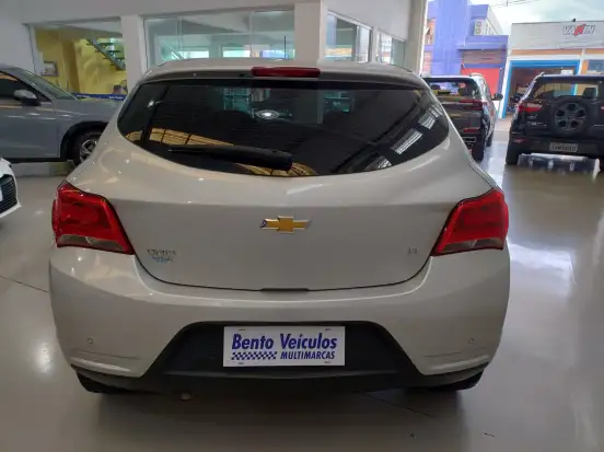 CHEVROLET-ONIX-2019