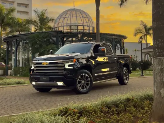 CHEVROLET SILVERADO 5.3 V8 GASOLINA 1500 HIGH COUNTRY 4X4 AUTOMÁTICO CHEVROLET SILVERADO 5.3 V8 GASOLINA 1500 HIGH COUNTRY 4X4 AUTOMÁTICO