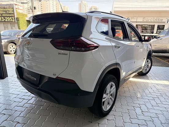 CHEVROLET-TRACKER-2022
