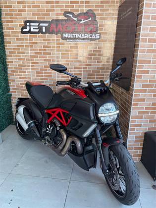 DUCATI DIAVEL CARBON 
