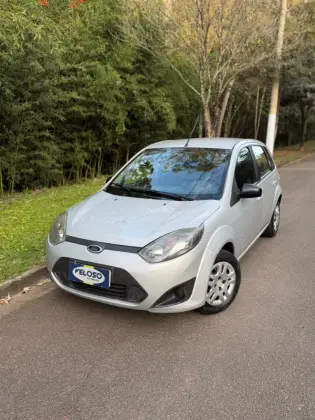 FORD FIESTA 1.0 ROCAM HATCH 8V FLEX 4P MANUAL FORD FIESTA 1.0 ROCAM HATCH 8V FLEX 4P MANUAL
