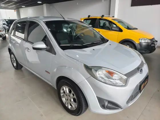 FORD FIESTA 1.6 SE HATCH 16V FLEX 4P MANUAL