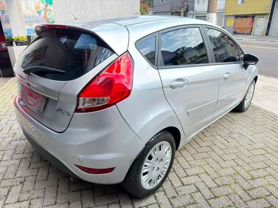 FORD-FIESTA-2015