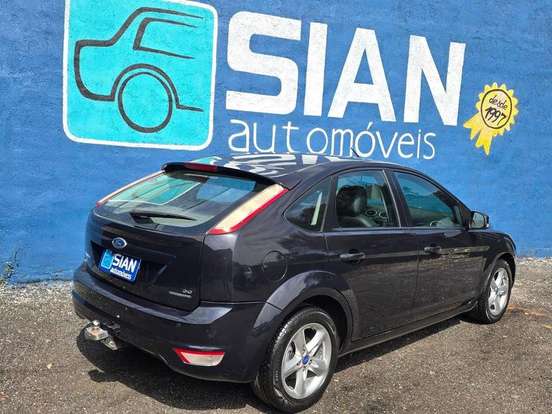 FORD-FOCUS-2011