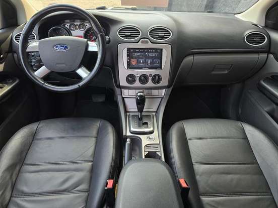 FORD-FOCUS-2011