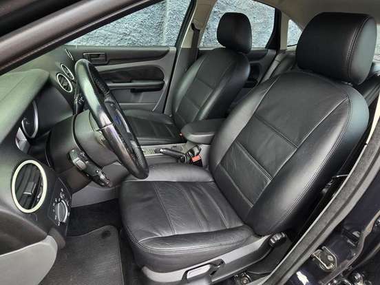 FORD-FOCUS-2011