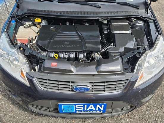 FORD-FOCUS-2011