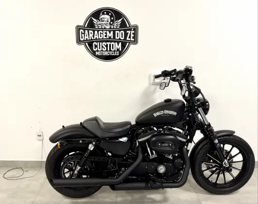 HARLEY-DAVIDSON SPORTSTER IRON 883 