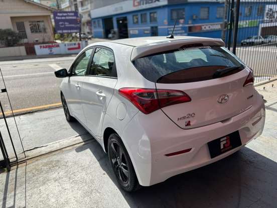 HYUNDAI-HB20-2013