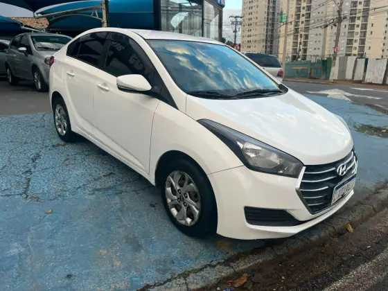 HYUNDAI HB20S 1.0 COMFORT PLUS 12V FLEX 4P MANUAL HYUNDAI HB20S 1.0 COMFORT PLUS 12V FLEX 4P MANUAL