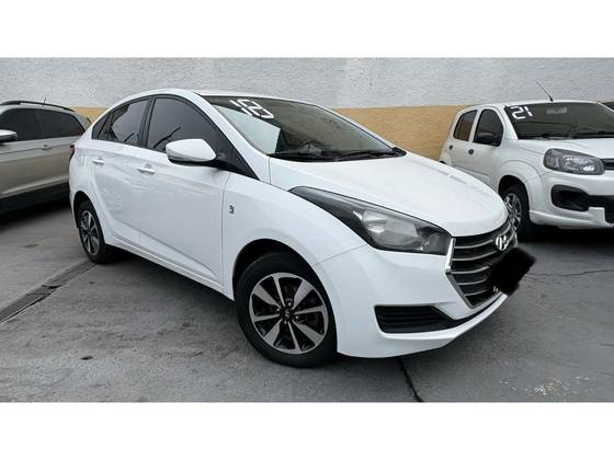 HYUNDAI HB20S 1.6 COMFORT PLUS 16V FLEX 4P AUTOMÁTICO