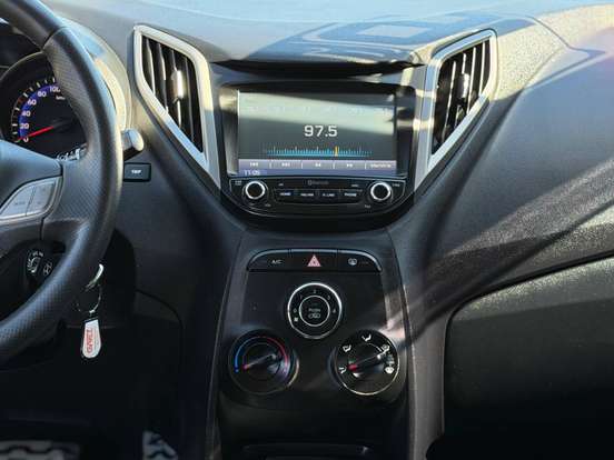 HYUNDAI-HB20X-2018