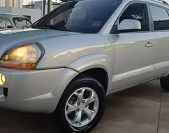HYUNDAI TUCSON 2.0 MPFI GL 16V 142CV 2WD GASOLINA 4P MANUAL HYUNDAI TUCSON 2.0 MPFI GL 16V 142CV 2WD GASOLINA 4P MANUAL