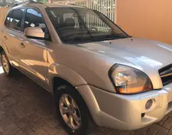 HYUNDAI TUCSON 2.0 MPFI GLS 16V 143CV 2WD FLEX 4P AUTOMÁTICO HYUNDAI TUCSON 2.0 MPFI GLS 16V 143CV 2WD FLEX 4P AUTOMÁTICO