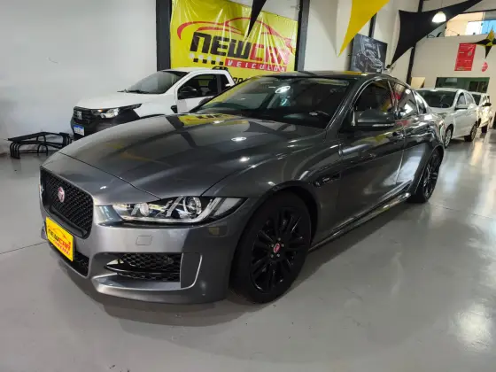 JAGUAR XE 2.0 16V SI4 TURBO GASOLINA R-SPORT 4P AUTOMÁTICO JAGUAR XE 2.0 16V SI4 TURBO GASOLINA R-SPORT 4P AUTOMÁTICO