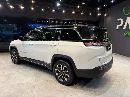 JEEP-COMMANDER-2022