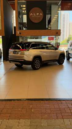 JEEP-COMMANDER-2023