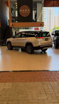 JEEP-COMMANDER-2023