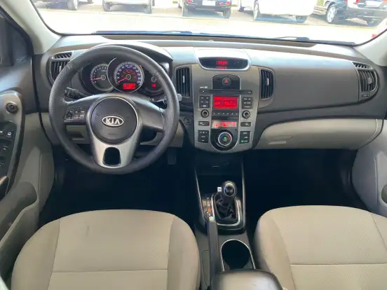 KIA-CERATO-2010