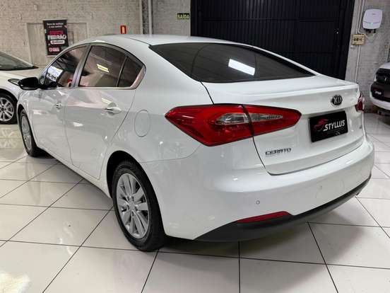 KIA-CERATO-1.6 SX 16V FLEX 4P AUTOMÁTICO KIA-CERATO-2013
