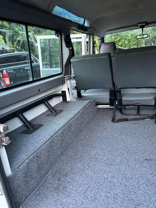 LAND ROVER-DEFENDER-1996