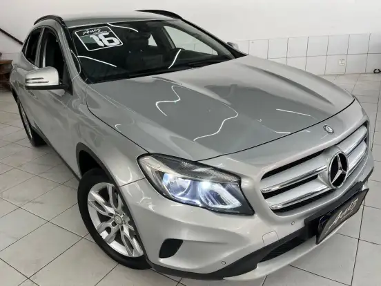 MERCEDES-BENZ-GLA 200-2016