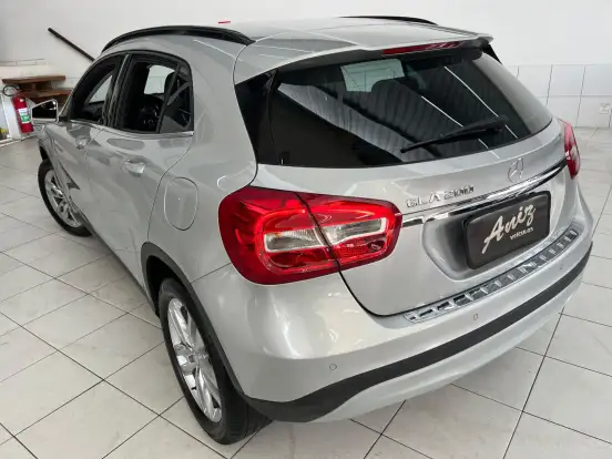 MERCEDES-BENZ-GLA 200-2016
