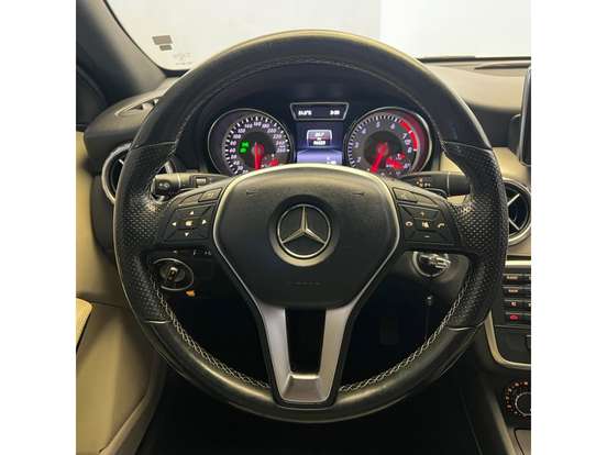 MERCEDES-BENZ-GLA 200-1.6 CGI ADVANCE 16V TURBO GASOLINA 4P AUTOMÁTICO MERCEDES-BENZ-GLA 200-2014